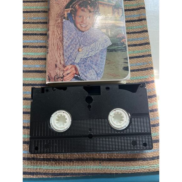 Walt Disney’s Pollyanna 1996 Vintage VHS Tape – Clamshell Case – Pre-Loved - Picture 8 of 8